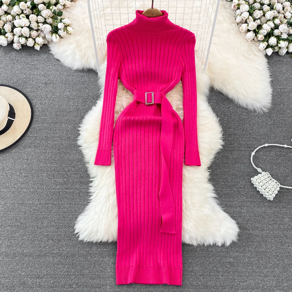Langes Rollkragenkleid mit Gürtel für Damen