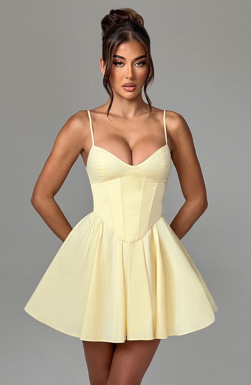 Analeigh Mini Kleid in Zitronenfarbe