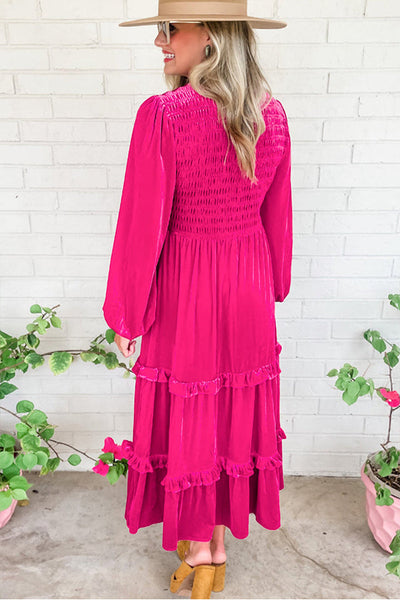 Charlie® | Gerafftes Samtkleid mit V-Ausschnitt und langen Ärmeln