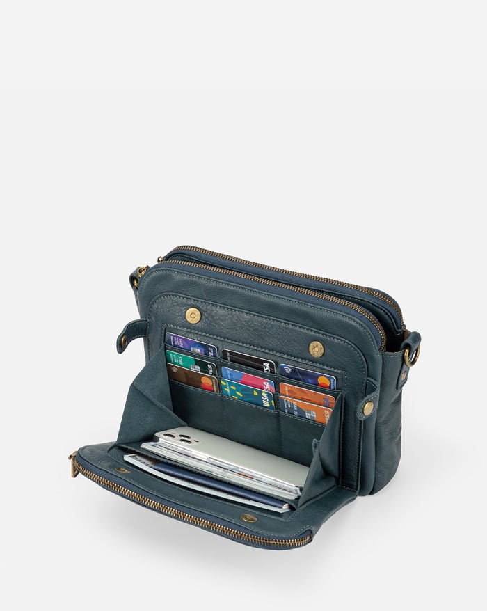 Schultertasche aus weichem Kunstleder | Kompakt & Vielseitig | Zeitlose Eleganz