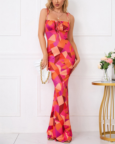 Maxikleid mit Blumenprint | Schmale Passform | Verspielte Trägerdetails