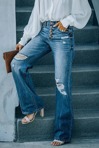 Sheila® | Ausgestellter Denim mit geprägten und abgenutzten Knöpfen