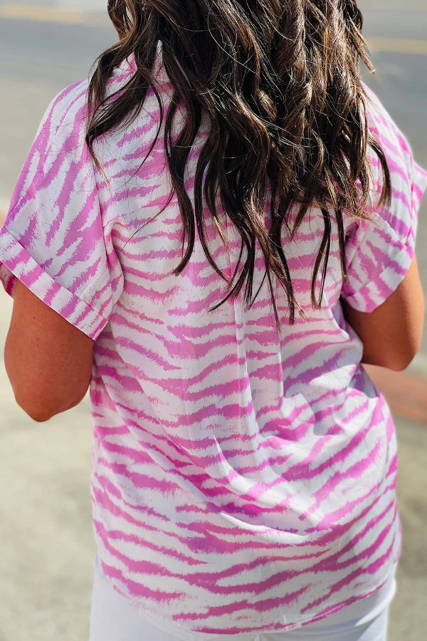 Lucrecia® | Rose Zebra gestreifte Bluse mit V-Ausschnitt und hochgekrempelten Ärmeln