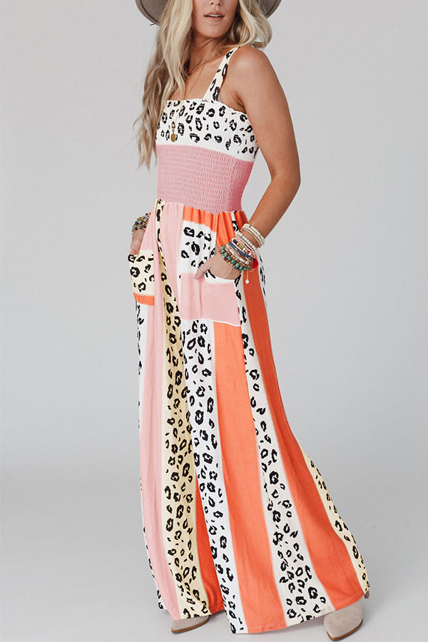 Lilian® | Rosafarbener Jumpsuit mit Leoparden-Farbblock-Mix-Print und Trägern
