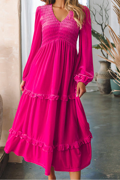 Charlie® | Gerafftes Samtkleid mit V-Ausschnitt und langen Ärmeln