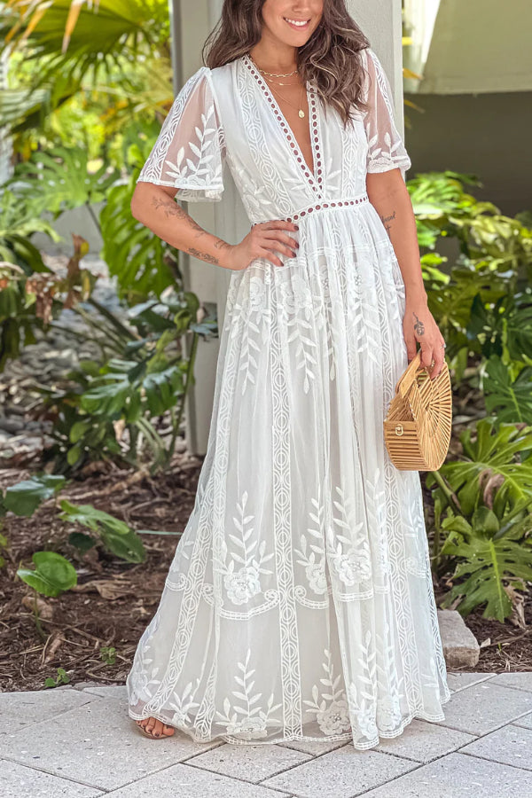 Andrea® | Weißes Spitzen-Maxikleid mit Ösen