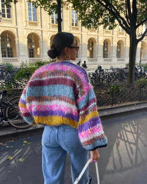 Magdalena | Streifiger, offener Pullover mit Puffärmchen