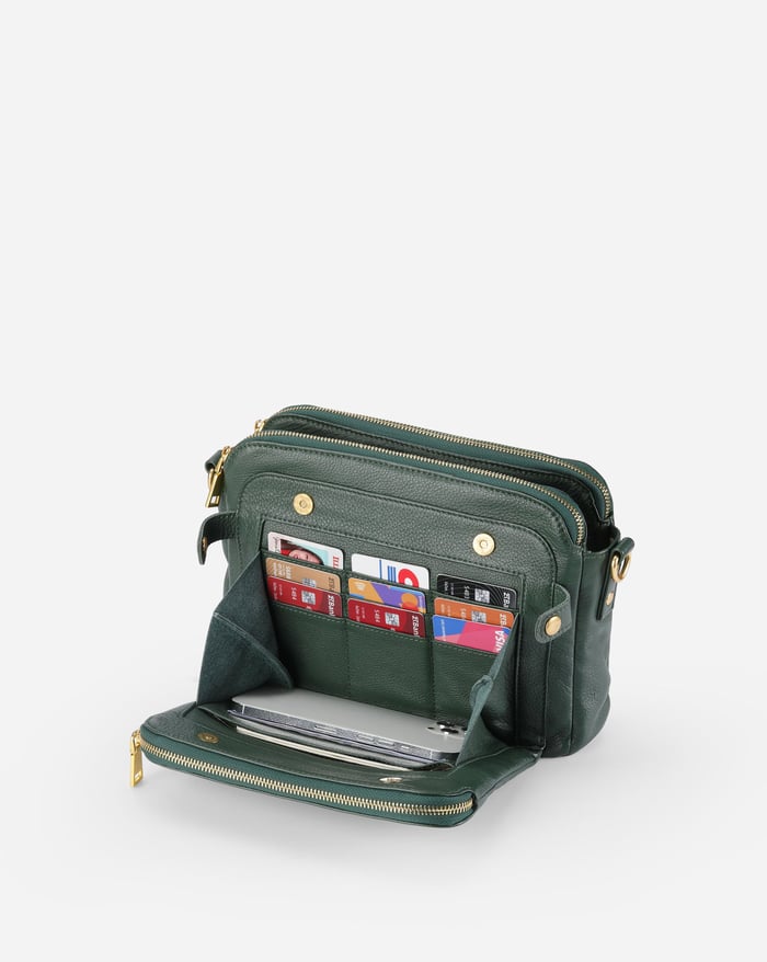Schultertasche aus weichem Kunstleder | Kompakt & Vielseitig | Zeitlose Eleganz