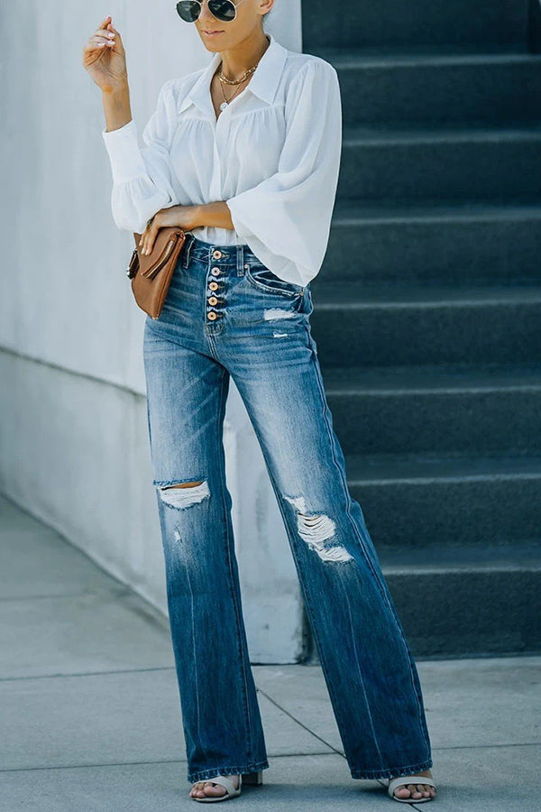Sheila® | Ausgestellter Denim mit geprägten und abgenutzten Knöpfen