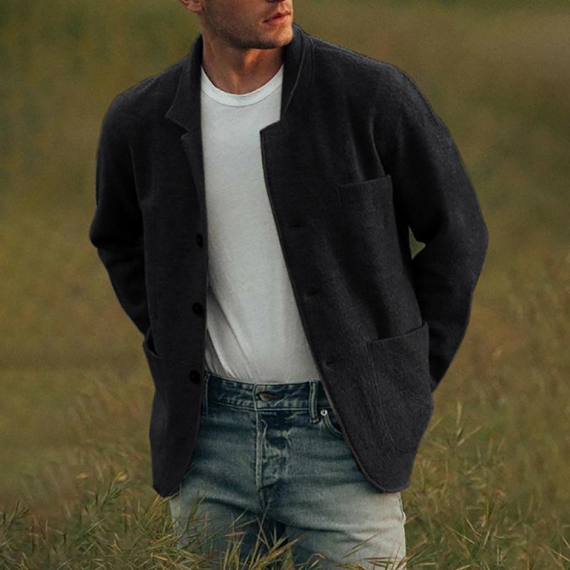 Einreihige Herrenjacke mit mehreren Taschen