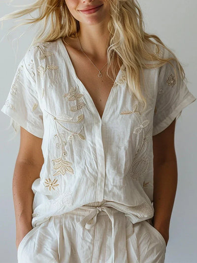 Leinenbluse mit V-Ausschnitt | Florale Stickerei | Lässiger Sommerstil