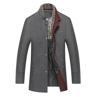 Herrenmantel mit Reverskragen und mehreren Taschen