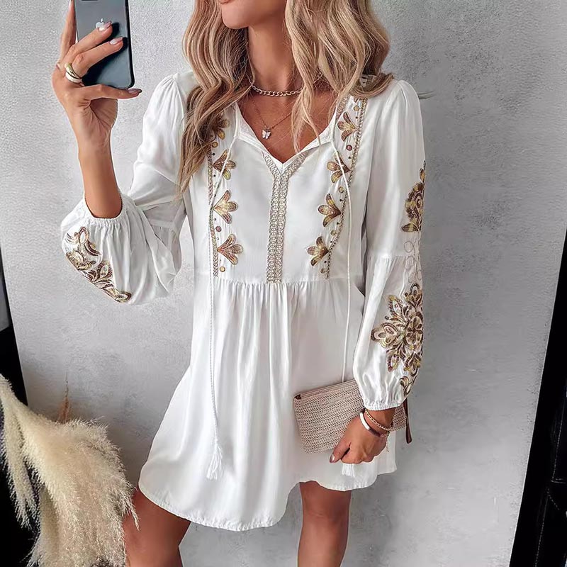 Kleid mit Stickerei | Ballonärmel | Boho-inspirierter Look