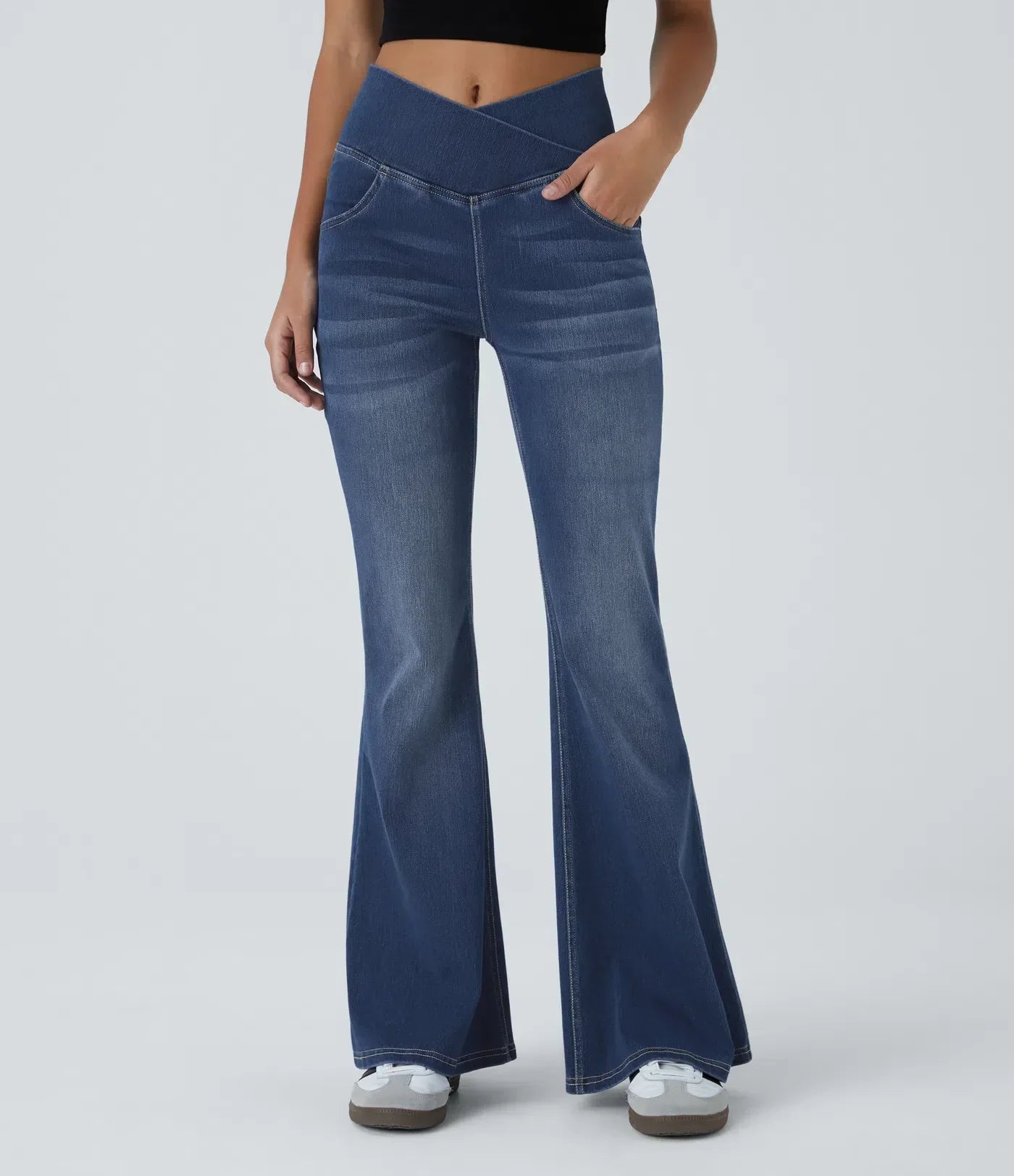 Bootcut-Jeans mit V-Bund | Hoher Bund | Figurbetont und Modern