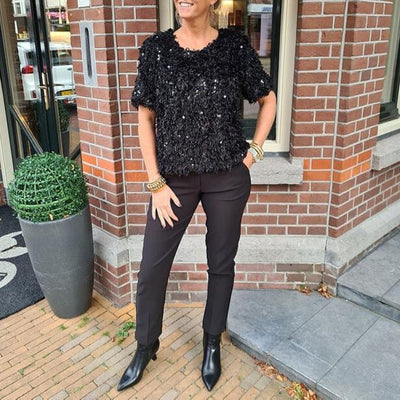 Birgit | Glamouröses Feder-T-Shirt mit Pailletten