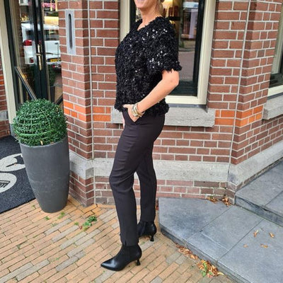 Birgit | Glamouröses Feder-T-Shirt mit Pailletten